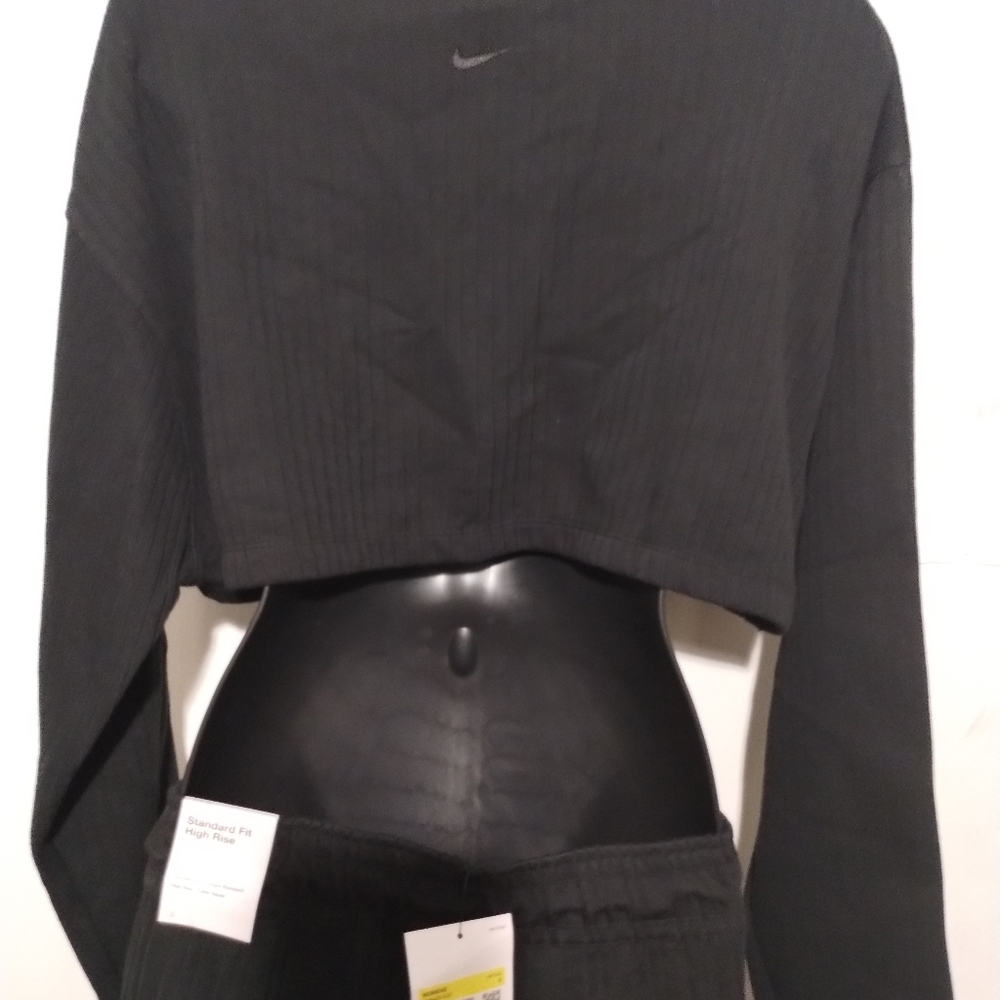 Nike Women's Black Track Pants & Cropped Sweatshirt Set - Picture 6 of 12